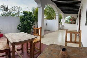 تختخواب و صبحانه Natural Kendwa Villa