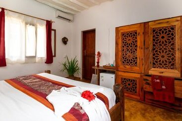 تختخواب و صبحانه Natural Kendwa Villa