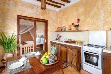 تختخواب و صبحانه Natural Kendwa Villa