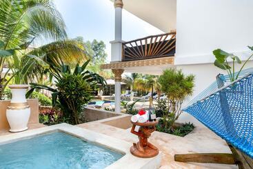 تختخواب و صبحانه Natural Kendwa Villa