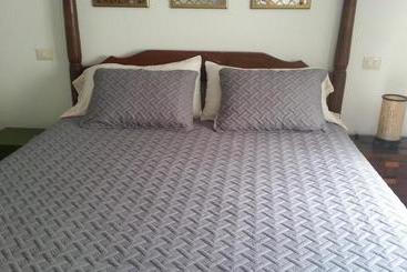 تختخواب و صبحانه Oreuga Apartahotel Boutique