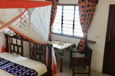 تختخواب و صبحانه Simba Beach Zanzibar