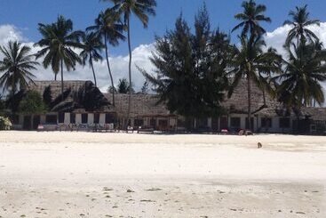 تختخواب و صبحانه Simba Beach Zanzibar