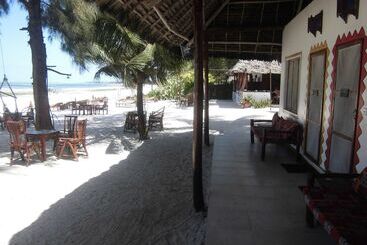 تختخواب و صبحانه Simba Beach Zanzibar