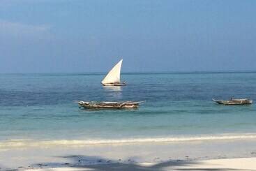 تختخواب و صبحانه Simba Beach Zanzibar