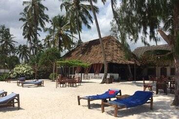 تختخواب و صبحانه Simba Beach Zanzibar