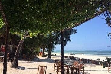 تختخواب و صبحانه Simba Beach Zanzibar