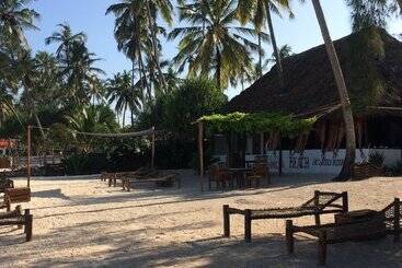 تختخواب و صبحانه Simba Beach Zanzibar
