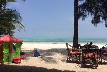تختخواب و صبحانه Simba Beach Zanzibar