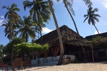 تختخواب و صبحانه Simba Beach Zanzibar