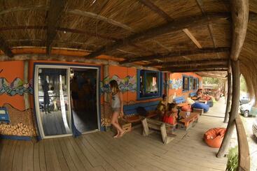 Compay Hostel La Pedrera