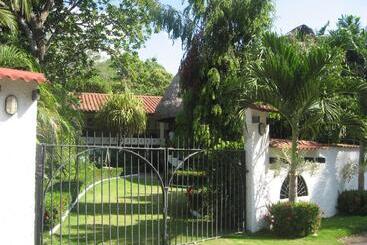 هتل Casa Guardia Panama