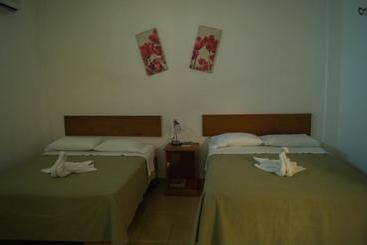 هتل Explore Lodge