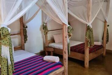 هتل Honey Badger Lodge