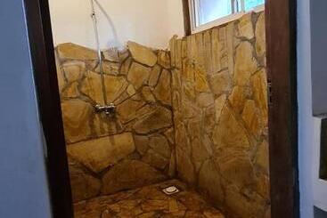هتل Honey Badger Lodge