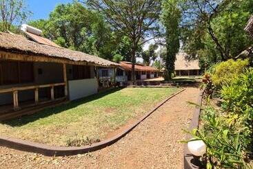 هتل Honey Badger Lodge