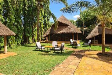هتل Honey Badger Lodge