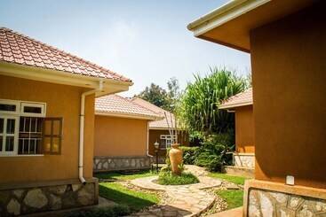 هتل Kabalega Resort   Masindi