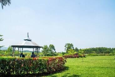 هتل Kabalega Resort   Masindi