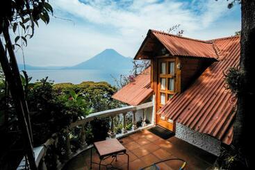 La Casa Del Mundo - Solola
