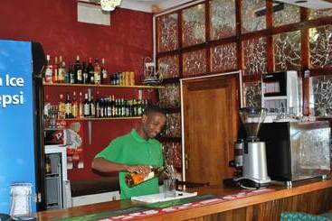 هتل Little Woods Inn