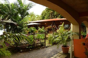 هتل Y Restaurante Mama Ines