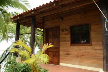 هتل Y Restaurante Mama Ines