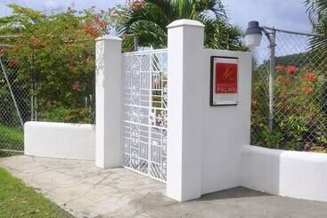 هتل Marigot Palms Luxury Caribbean Apartment Suites