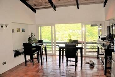 هتل Marigot Palms Luxury Caribbean Apartment Suites