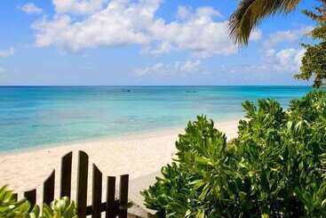 هتل Osprey Beach