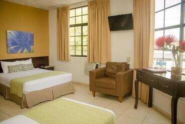 هتل Residencial Cervantes