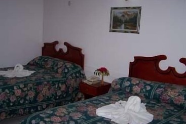 هتل Stephanie S Apartments Ltd