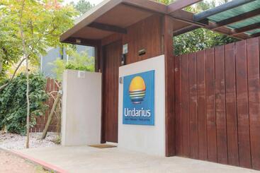 酒店 Undarius