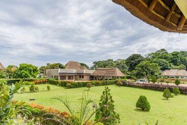 هتل Victoria Forest Resort