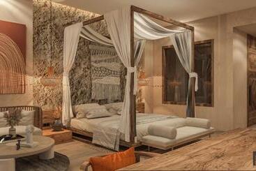 Reef & Beach Resort   Spa Jambiani