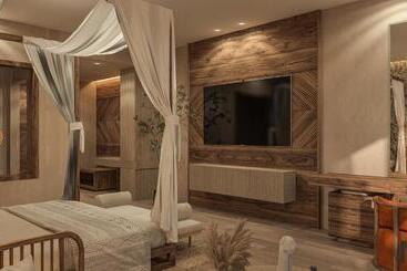Reef & Beach Resort   Spa Jambiani