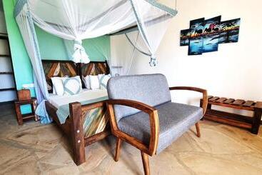 Reef & Beach Resort   Spa Jambiani