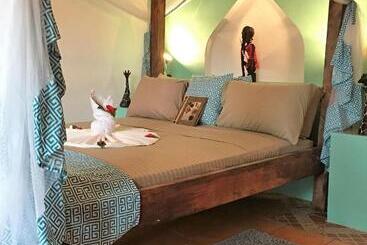Reef & Beach Resort   Spa Jambiani