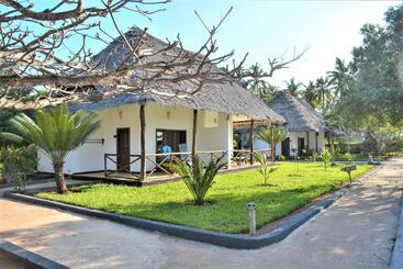 Reef & Beach Resort   Spa Jambiani