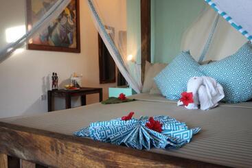Reef & Beach Resort   Spa Jambiani