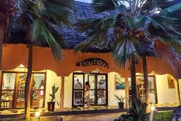 Reef & Beach Resort   Spa Jambiani