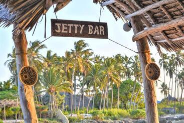 Reef & Beach Resort   Spa Jambiani
