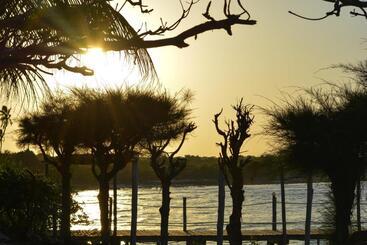 Reef & Beach Resort   Spa Jambiani