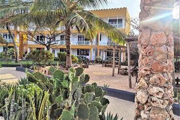 Reef & Beach Resort   Spa Jambiani