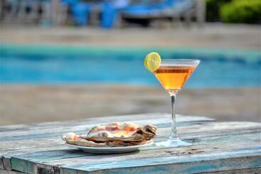 Reef & Beach Resort   Spa Jambiani