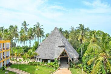 Reef & Beach Resort   Spa Jambiani