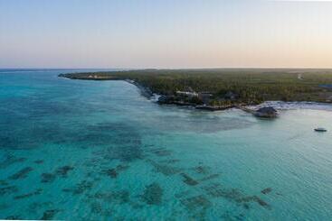 Reef & Beach Resort   Spa Jambiani