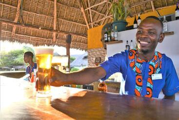 Reef & Beach Resort   Spa Jambiani