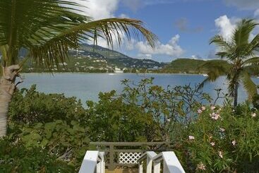 استراحتگاه Lindbergh Bay