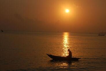 Sunrise Beach Resort